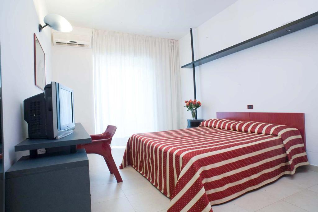 Garden Hotel Molfetta Ruang foto
