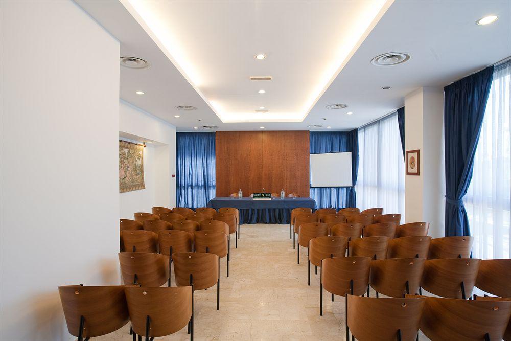 Garden Hotel Molfetta Bagian luar foto