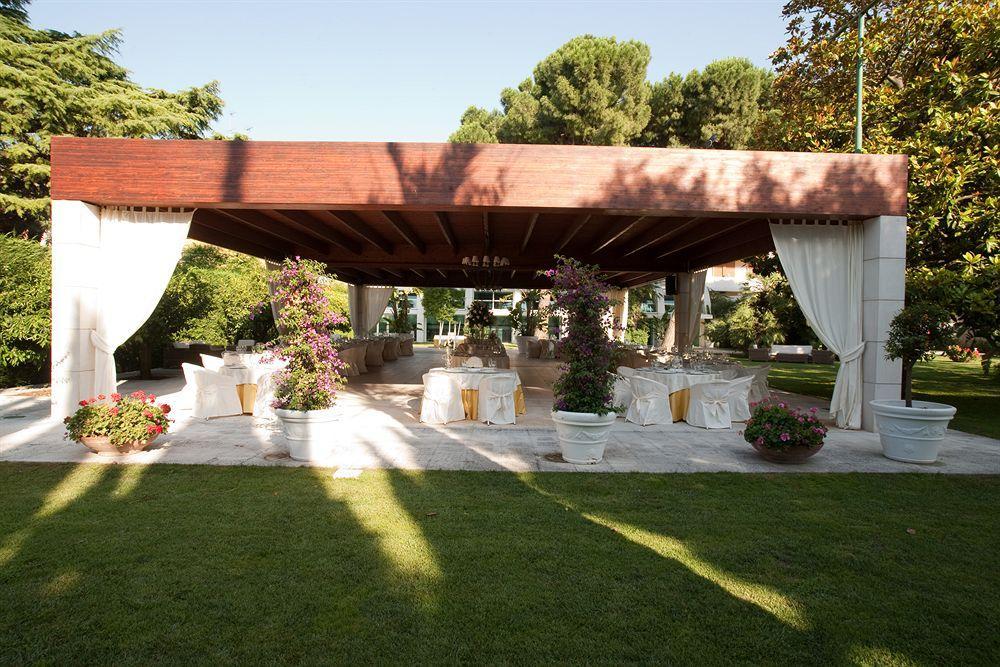 Garden Hotel Molfetta Bagian luar foto