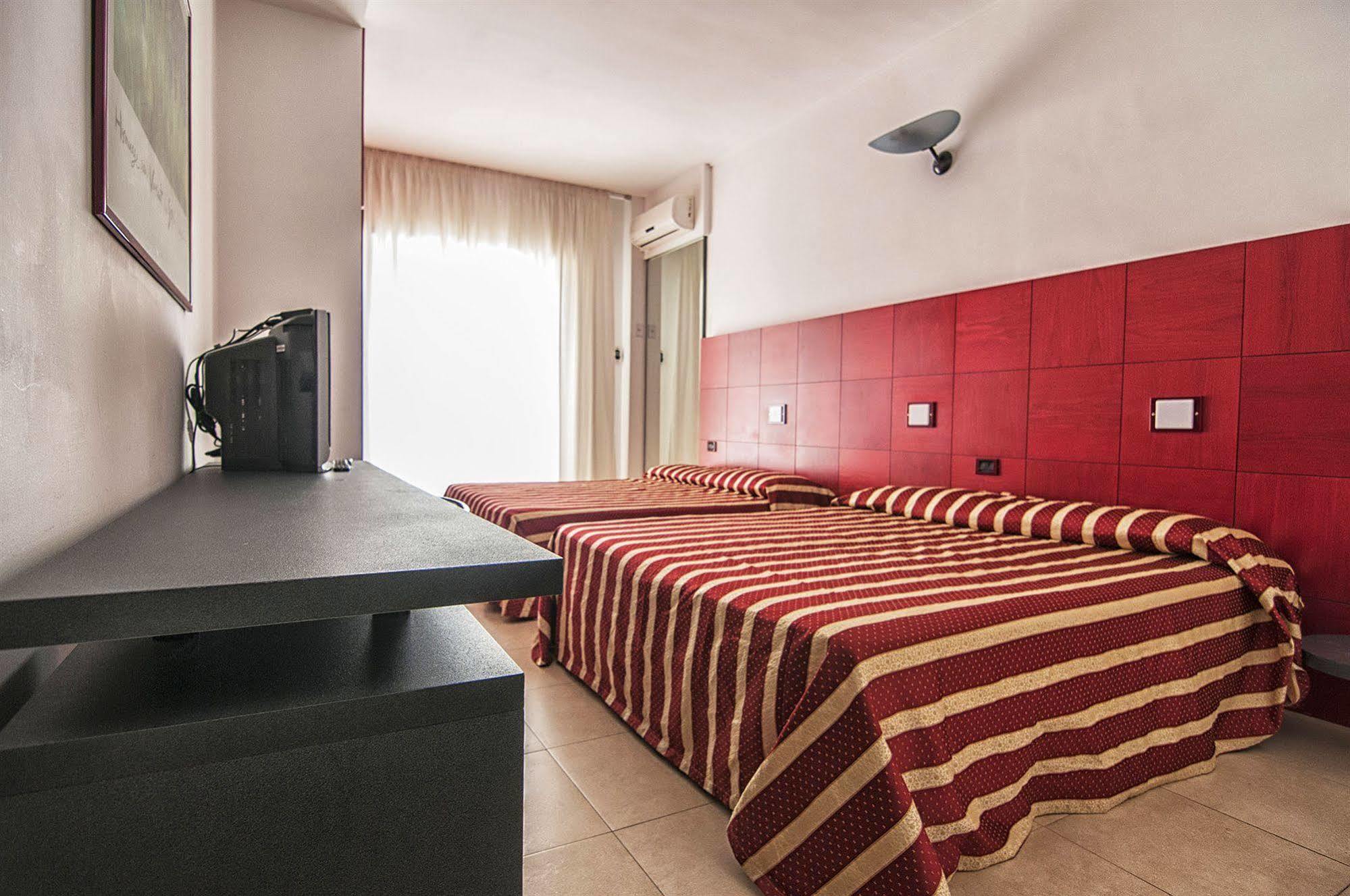 Garden Hotel Molfetta Bagian luar foto