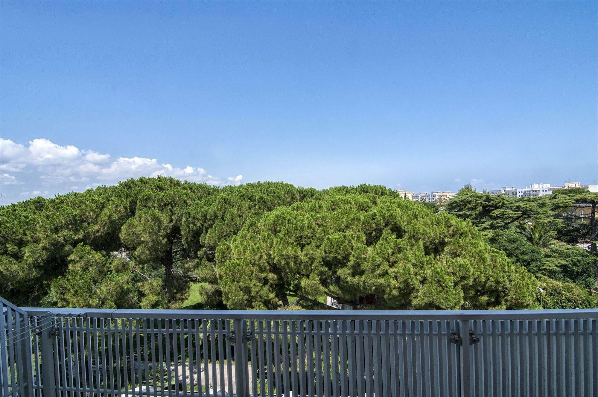 Garden Hotel Molfetta Bagian luar foto