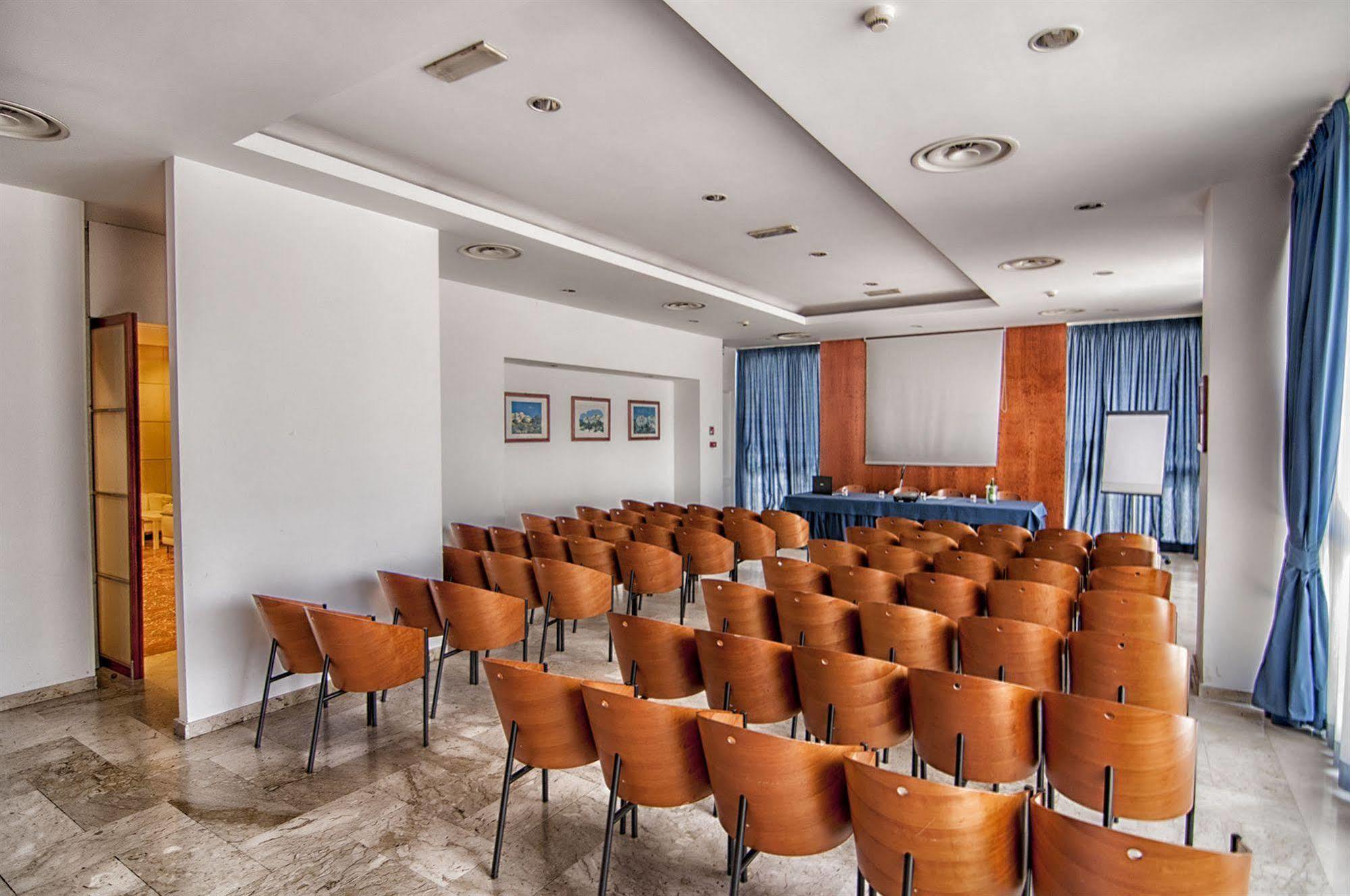 Garden Hotel Molfetta Bagian luar foto
