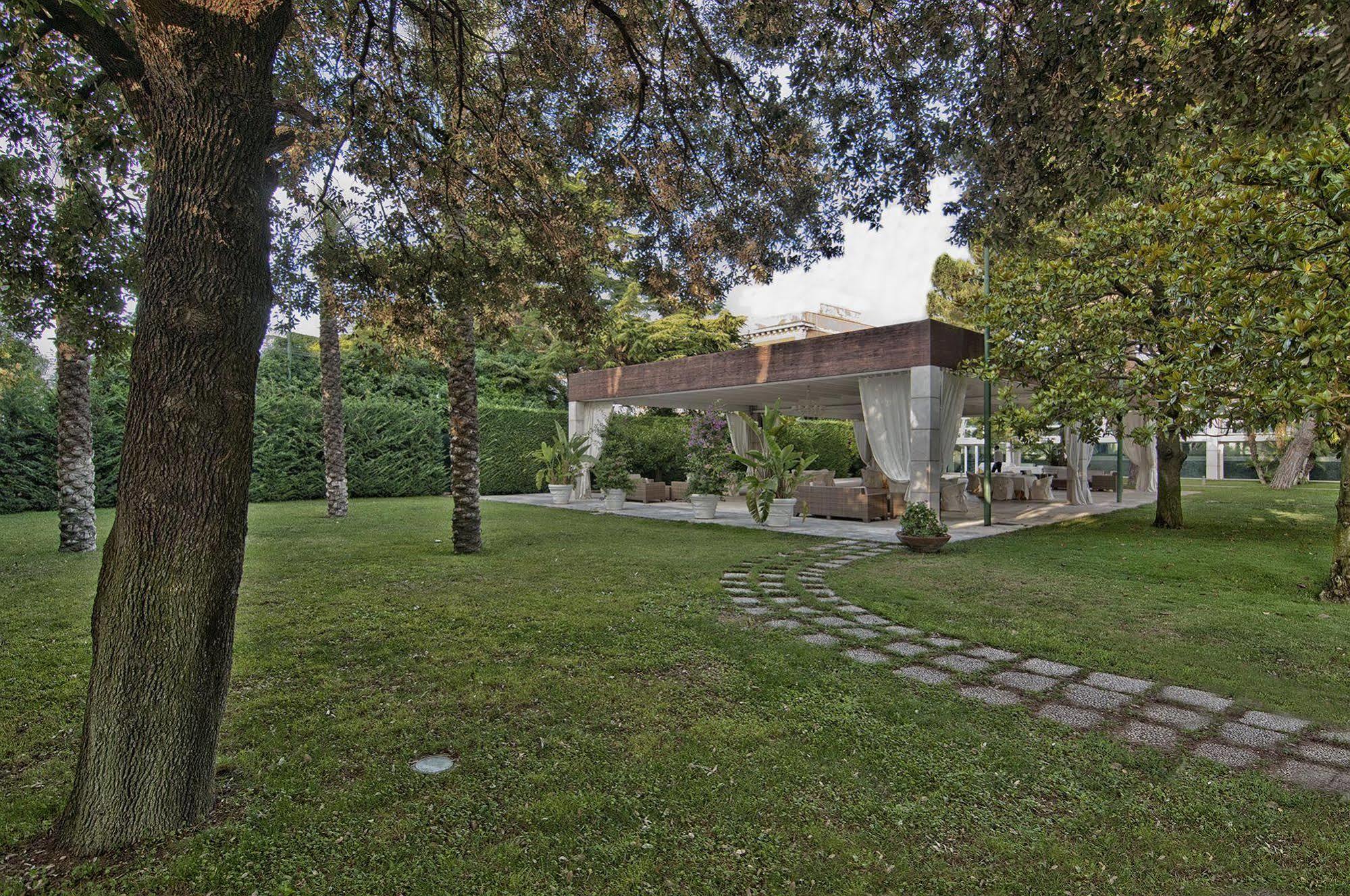 Garden Hotel Molfetta Bagian luar foto